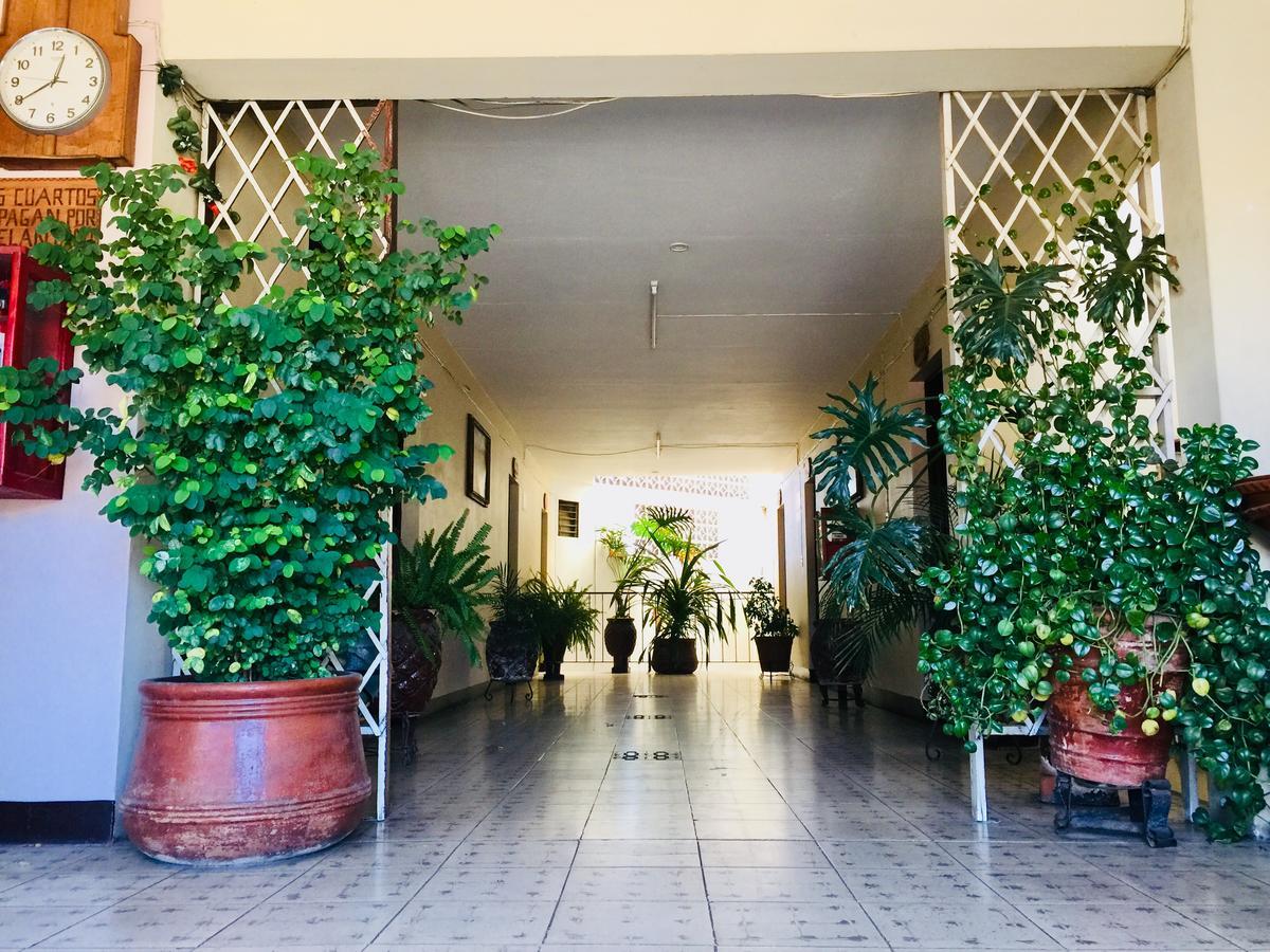 Hotel Emil Tequila Luaran gambar